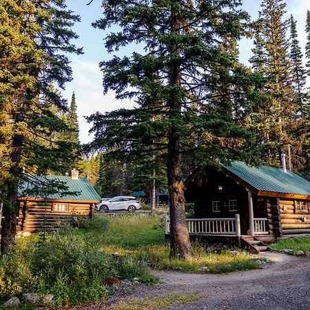 Storm Mountain Lodge & Cabins Castle Junction Exterior photo