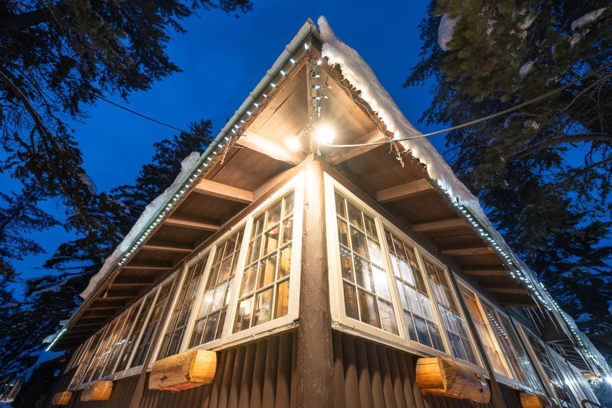 Storm Mountain Lodge & Cabins Castle Junction Exterior photo