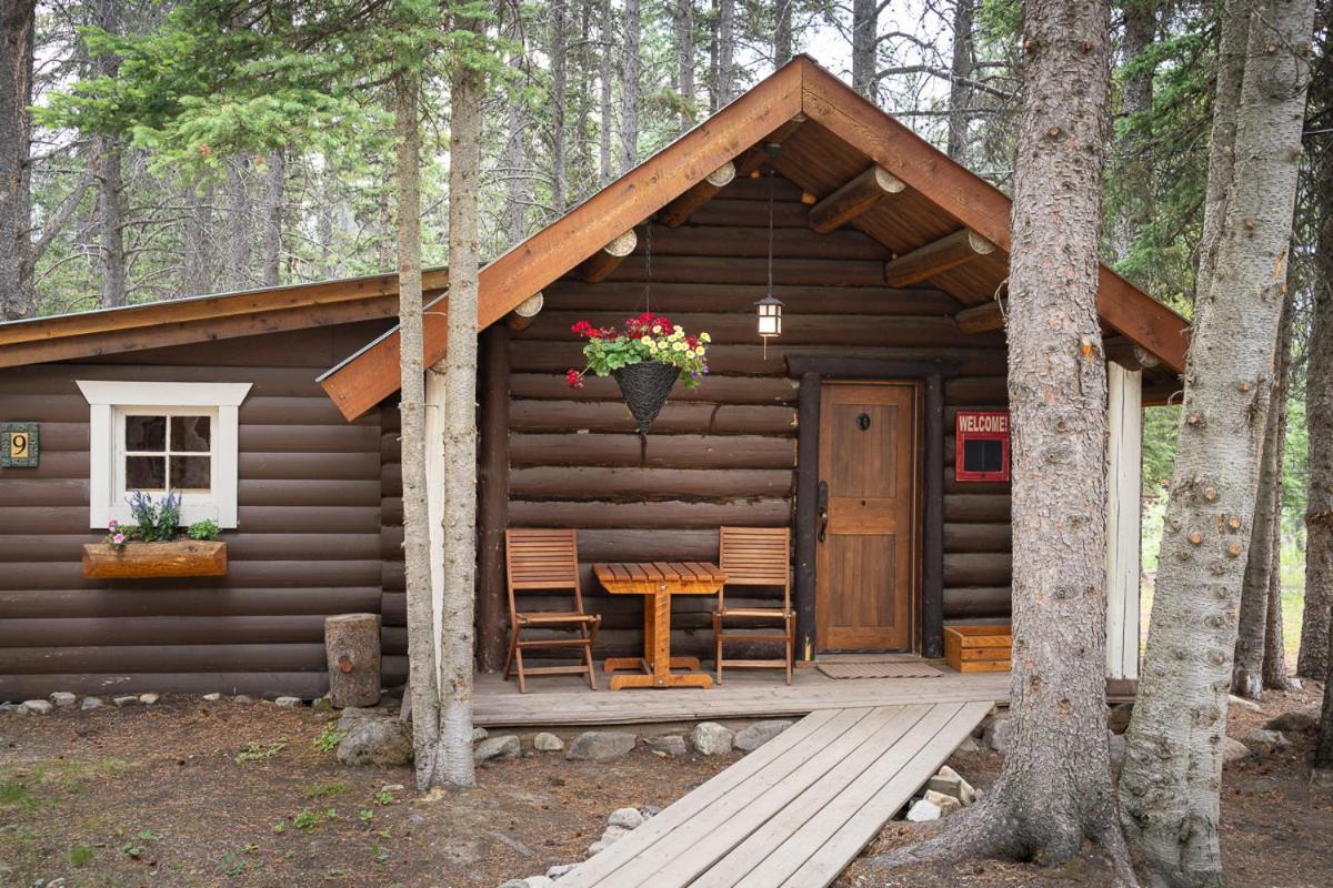 Storm Mountain Lodge & Cabins Castle Junction Exterior photo